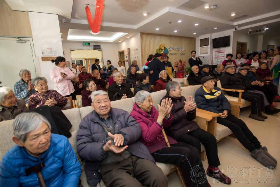 国产成人精品白浆久久69