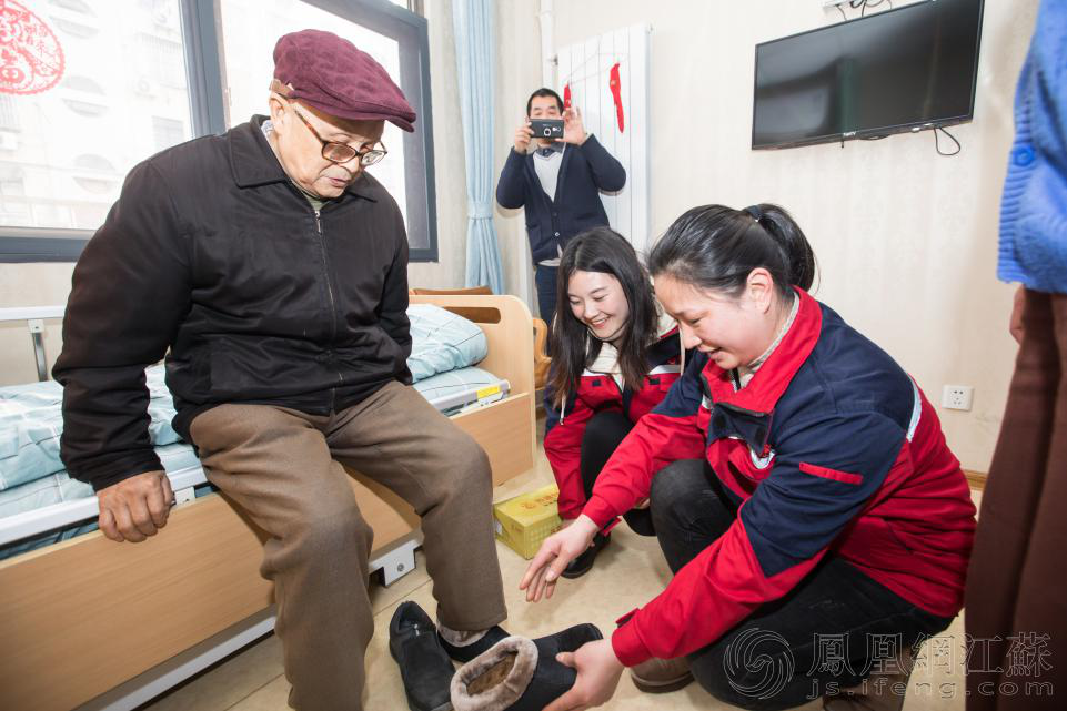 国产成人精品白浆久久69